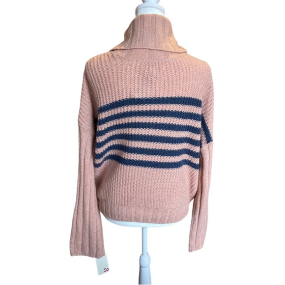 NWT. SO pink and blue comfy turtleneck sweater L - Picture 4 of 7